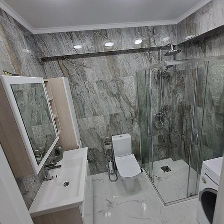 Airport 24&24 Car Parking Apartment คีชีเนา ภายนอก รูปภาพ