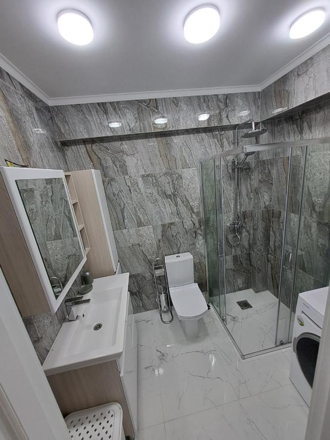 Airport 24&24 Car Parking Apartment คีชีเนา ภายนอก รูปภาพ